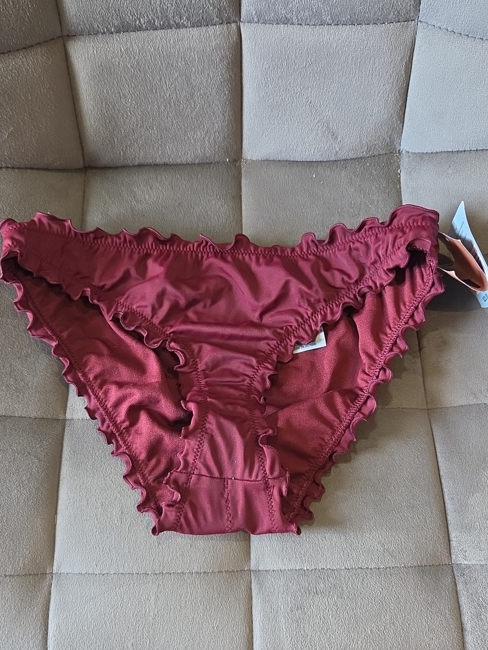 Women'sRuffle Bikini Bottoms in Burgundy